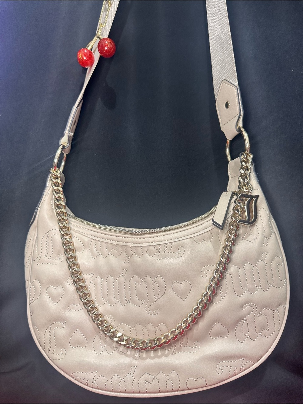 Juicy Couture Off White/cream Quilted Logo Shoulder Bag with Gold Chain/Hardware